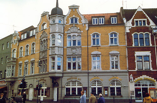 Historisches Wohn- und Geschäftshaus in Düsseldorf Oberkassel