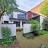 Exklusives Innenhof - Lofthaus mit 2 separaten Appartements
in zentraler Düsseldorfer Innenstadtlage 